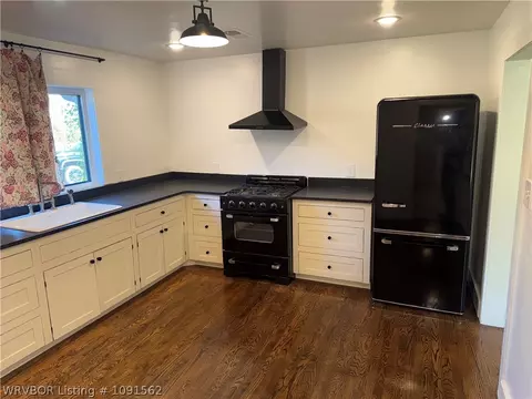Kitchen - 6404 Highway 10, Hackett, AR 72937 photo 1 of 1