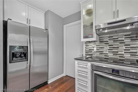 Kitchen - 93 Silver Point Dr, Mount Ida, AR 71957 photo 3 of 7