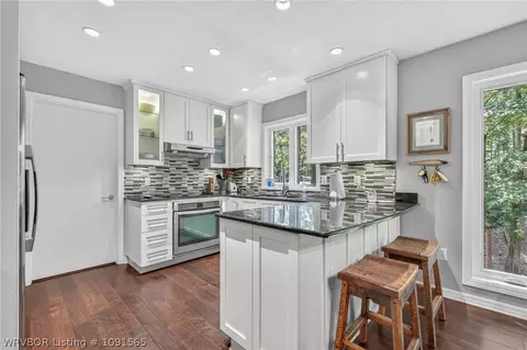 Kitchen - 93 Silver Point Dr, Mount Ida, AR 71957 photo 4 of 7