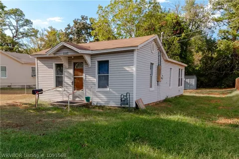 Exterior - 3307 Oak Grove St, Fort Smith, AR 72904 photo 2 of 7