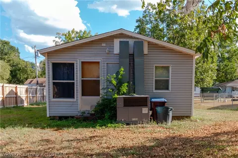 Exterior - 3307 Oak Grove St, Fort Smith, AR 72904 photo 5 of 7