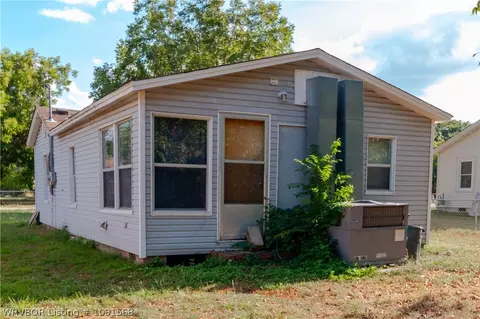 Exterior - 3307 Oak Grove St, Fort Smith, AR 72904 photo 6 of 7