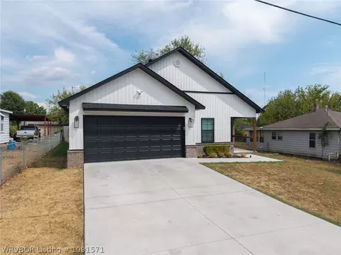 Exterior - 2614 37th St, Fort Smith, AR 72904 photo 5 of 12