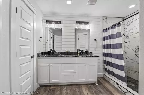Bath - 2614 37th St, Fort Smith, AR 72904 photo 1 of 5