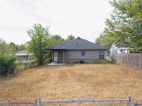 Exterior - 2614 37th St, Fort Smith, AR 72904 photo 9 of 12
