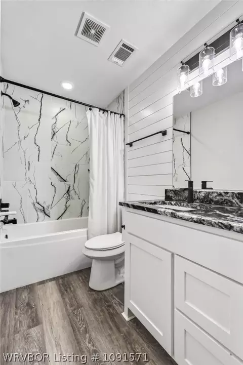 Bath - 2614 37th St, Fort Smith, AR 72904 photo 4 of 5