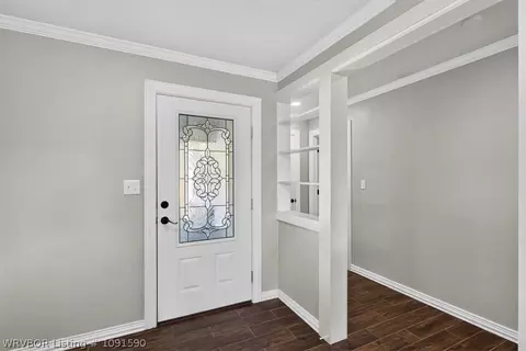 Entry Way - 8805 N Lake Ln, Hackett, AR 72937 photo 1 of 1