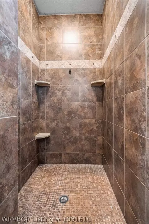 Bath - 8331 Howard Hill Rd, Fort Smith, AR 72916 photo 2 of 7