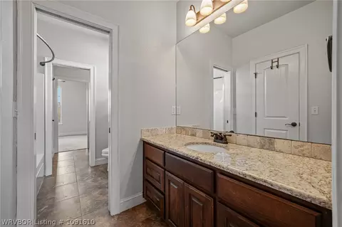 Bath - 8331 Howard Hill Rd, Fort Smith, AR 72916 photo 4 of 7