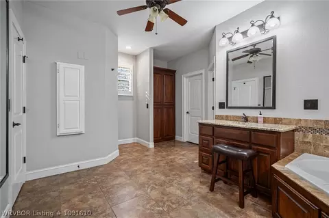 Entry Way - 8331 Howard Hill Rd, Fort Smith, AR 72916 photo 3 of 6