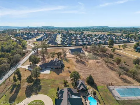 View/Area - 8331 Howard Hill Rd, Fort Smith, AR 72916 photo 1 of 4