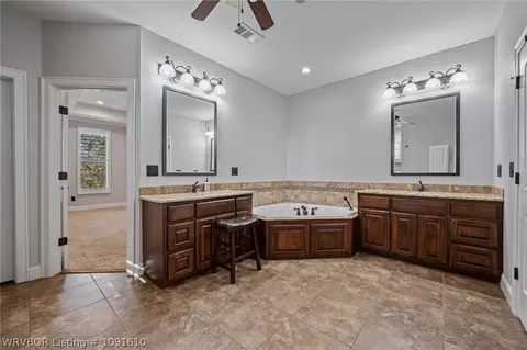Entry Way - 8331 Howard Hill Rd, Fort Smith, AR 72916 photo 2 of 6
