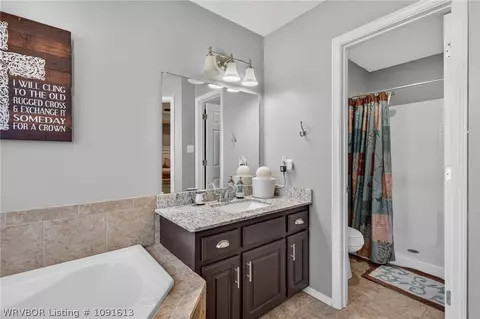 Bath - 3308 Kinross Dr, Fort Smith, AR 72908 photo 2 of 3