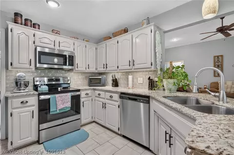 Kitchen - 3308 Kinross Dr, Fort Smith, AR 72908 photo 2 of 3