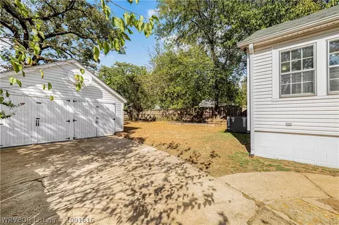 Exterior - 2213 S Z St, Fort Smith, AR 72901 photo 6 of 9