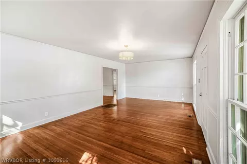 Living - 2213 S Z St, Fort Smith, AR 72901 photo 4 of 7