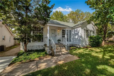 Exterior - 2213 S Z St, Fort Smith, AR 72901 photo 4 of 9