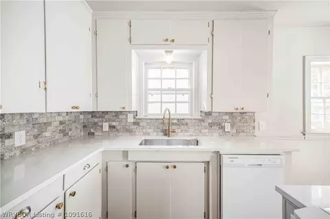 Kitchen - 2213 S Z St, Fort Smith, AR 72901 photo 1 of 3