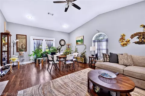 Living - 3900 Park Ave, Fort Smith, AR 72903 photo 4 of 5
