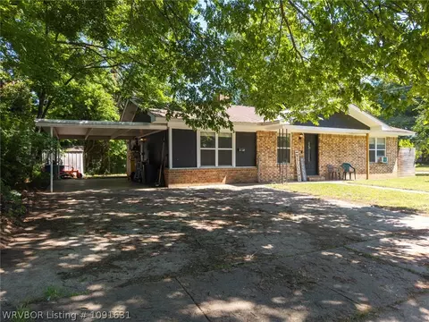 Exterior - 403 E Main St, Paris, AR 72855 photo 5 of 11