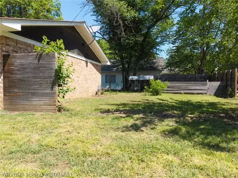 Exterior - 403 E Main St, Paris, AR 72855 photo 4 of 11