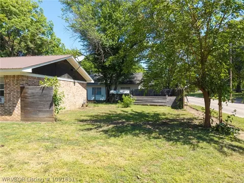 Exterior - 403 E Main St, Paris, AR 72855 photo 7 of 11