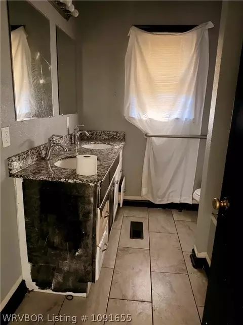 Bath - 559 Melrose Ave, Fort Smith, AR 72903 photo 1 of 1