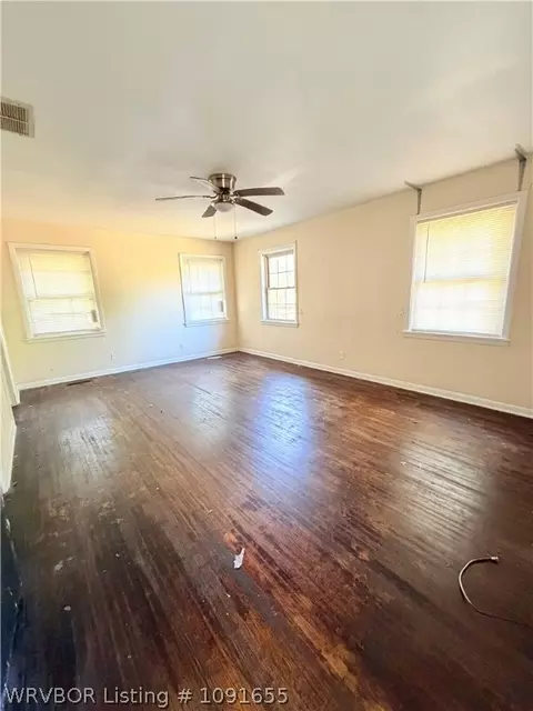Living - 559 Melrose Ave, Fort Smith, AR 72903 photo 5 of 6
