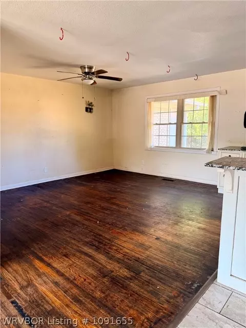 Living - 559 Melrose Ave, Fort Smith, AR 72903 photo 6 of 6
