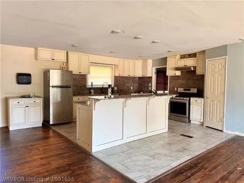 Kitchen - 559 Melrose Ave, Fort Smith, AR 72903 photo 1 of 3