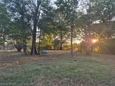 Exterior - 17 N Maple St, Hartford, AR 72938 photo 7 of 17