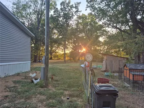Exterior - 17 N Maple St, Hartford, AR 72938 photo 6 of 17