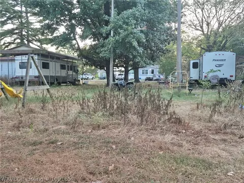 Exterior - 17 N Maple St, Hartford, AR 72938 photo 16 of 17