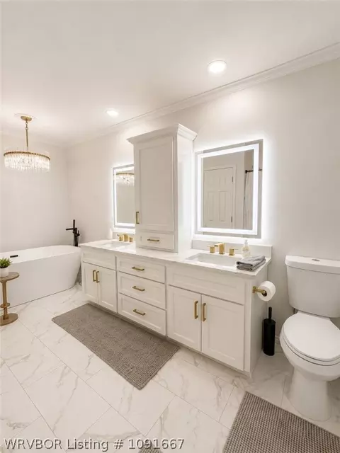 Bath - 3606 Southview Dr, Fort Smith, AR 72903 photo 2 of 4