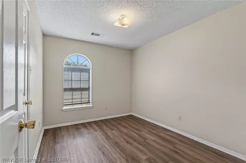 Bedroom - 3505 Ridgeway Dr, Fort Smith, AR 72904 photo 2 of 4