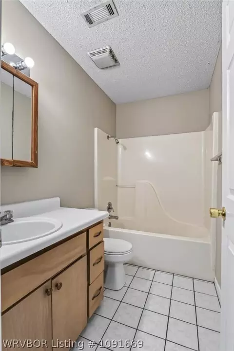 Bath - 3505 Ridgeway Dr, Fort Smith, AR 72904 photo 2 of 3