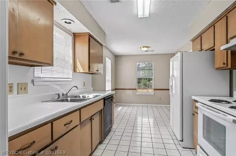 Kitchen - 3505 Ridgeway Dr, Fort Smith, AR 72904 photo 1 of 2