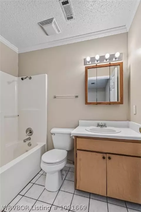 Bath - 3505 Ridgeway Dr, Fort Smith, AR 72904 photo 3 of 3