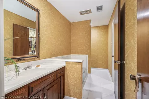 Bath - 8301 Mile Tree Dr, Fort Smith, AR 72903 photo 9 of 9