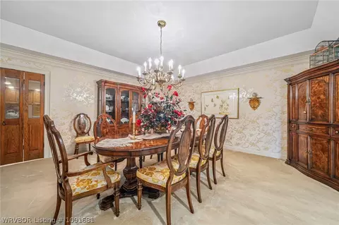 Dining - 8301 Mile Tree Dr, Fort Smith, AR 72903 photo 2 of 4