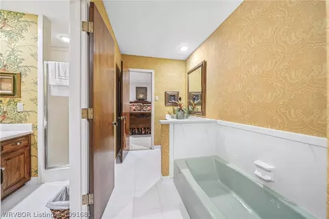 Bath - 8301 Mile Tree Dr, Fort Smith, AR 72903 photo 8 of 9