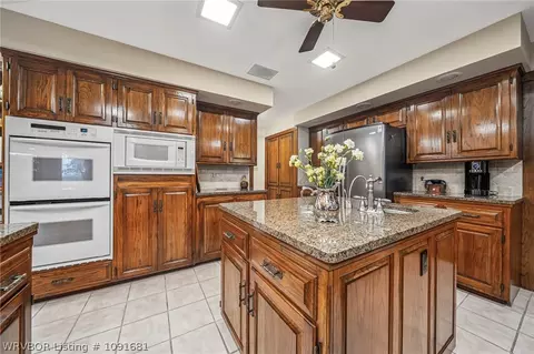 Kitchen - 8301 Mile Tree Dr, Fort Smith, AR 72903 photo 4 of 5