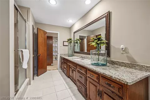 Bath - 8301 Mile Tree Dr, Fort Smith, AR 72903 photo 4 of 9