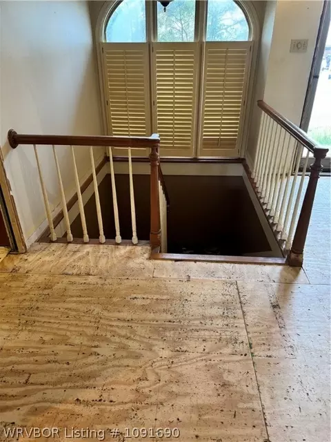 Entry Way - 7208 Riviera Dr, Fort Smith, AR 72903 photo 2 of 5