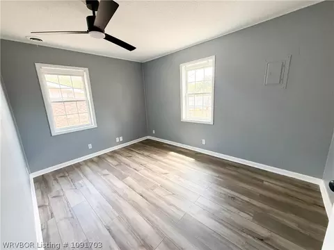 Bedroom - 1901 Kris Dr, Ozark, AR 72949 photo 2 of 3