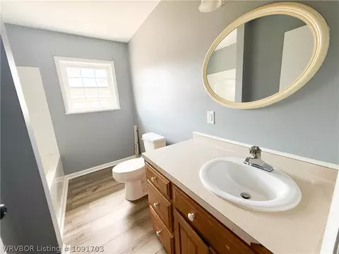Bath - 1901 Kris Dr, Ozark, AR 72949 photo 2 of 3