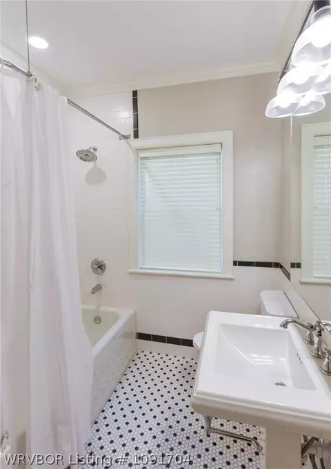 Bath - 7 Vista Blvd, Fort Smith, AR 72901 photo 1 of 6