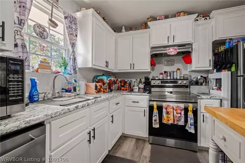 Kitchen - 475366 1100 Rd, Muldrow, OK 74948 photo 1 of 4