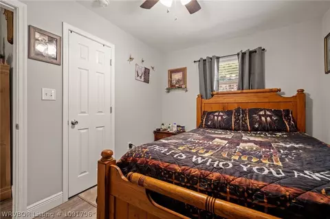 Bedroom - 475366 1100 Rd, Muldrow, OK 74948 photo 3 of 5