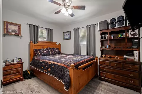 Bedroom - 475366 1100 Rd, Muldrow, OK 74948 photo 4 of 5